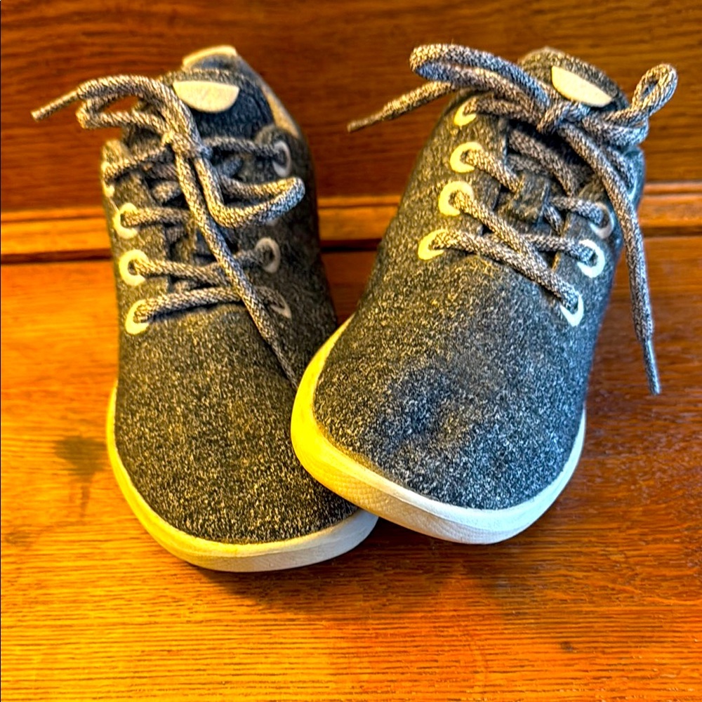 ALL BIRDS WOOL SNEAKERS. Gray. Size: W8